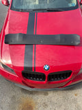 Header panel between sunroof and hatch
