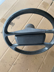 Extended hub steering wheel