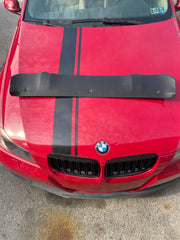 Header panel between sunroof and hatch